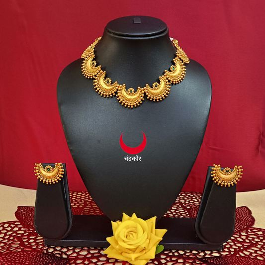 Chandrakor Necklace Set